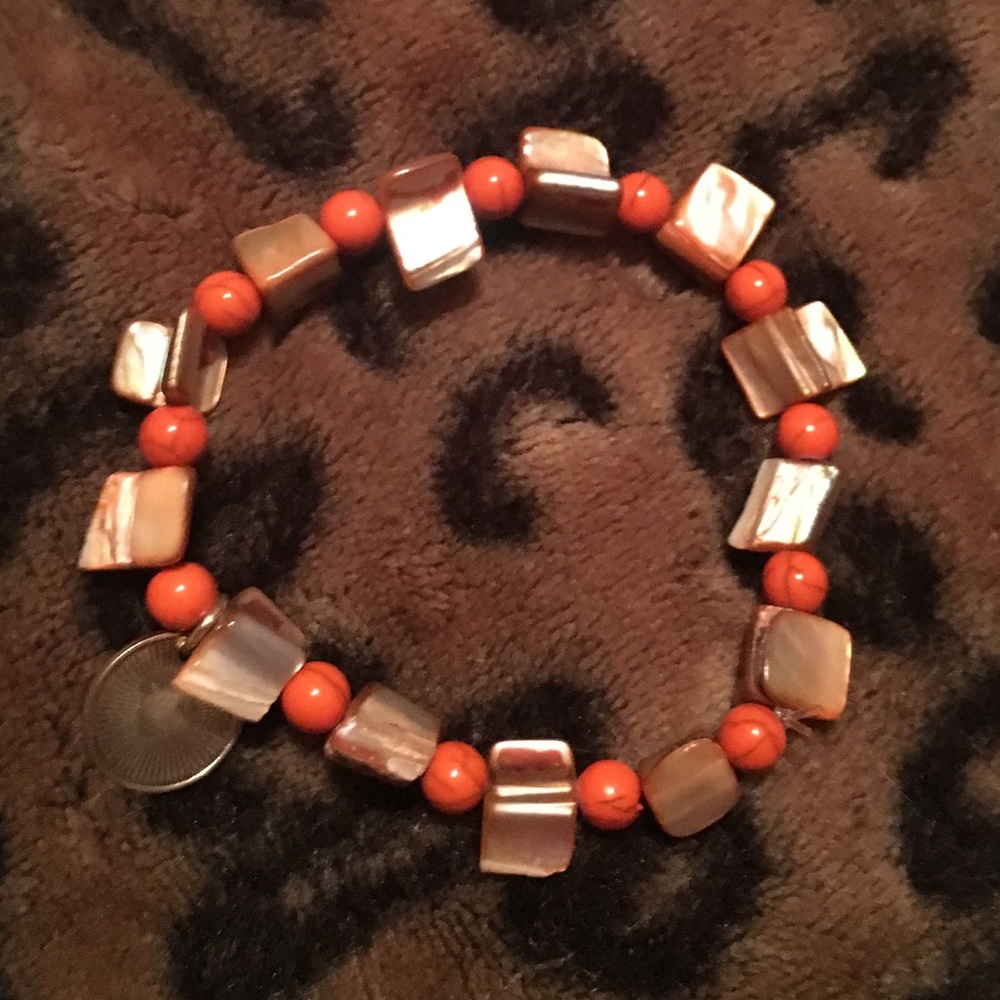 BKE Boutique Bead & Shell Bracelet